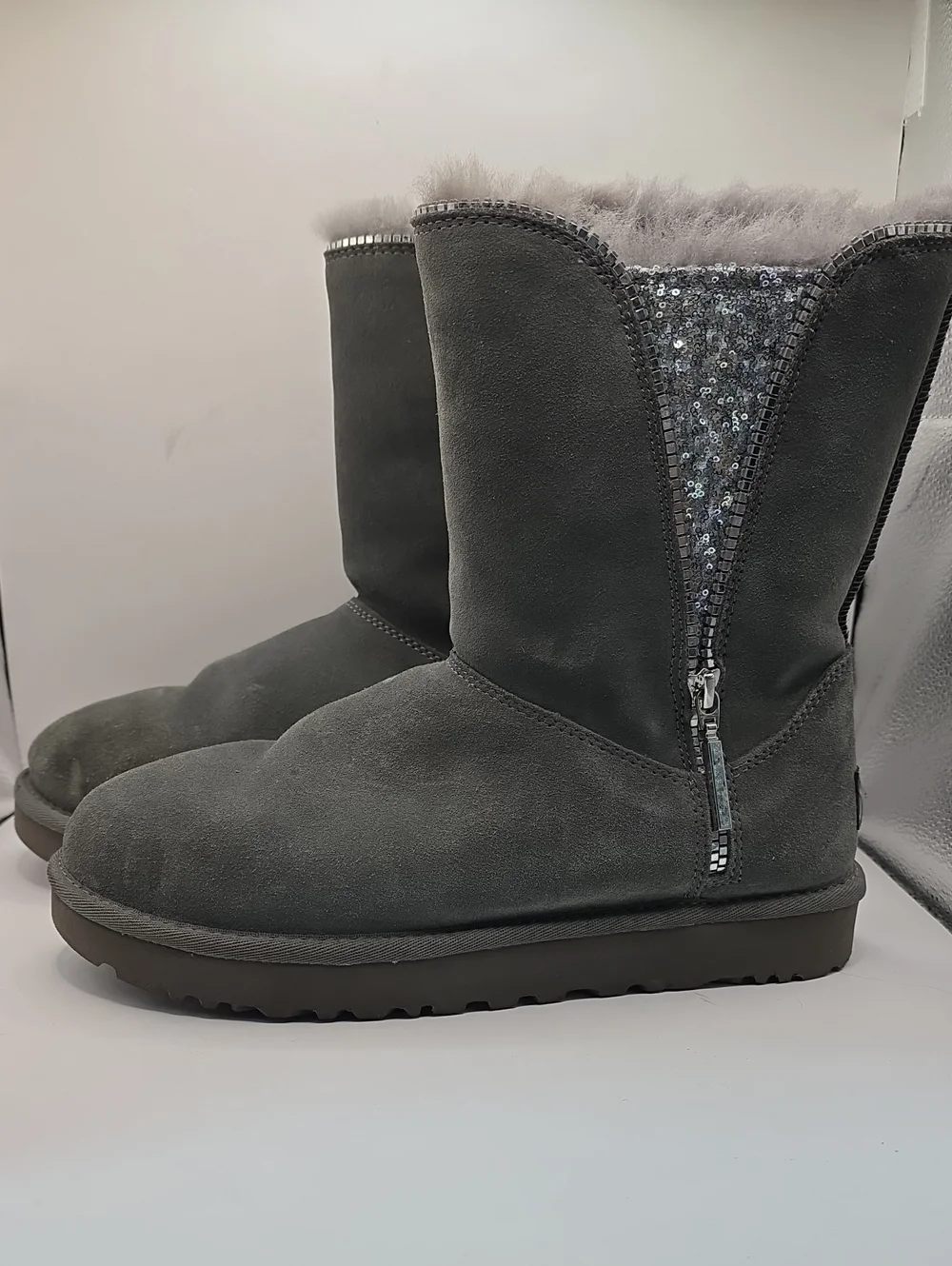 Uggs Classic Sequins Zipper On The Side Size 8 Womens